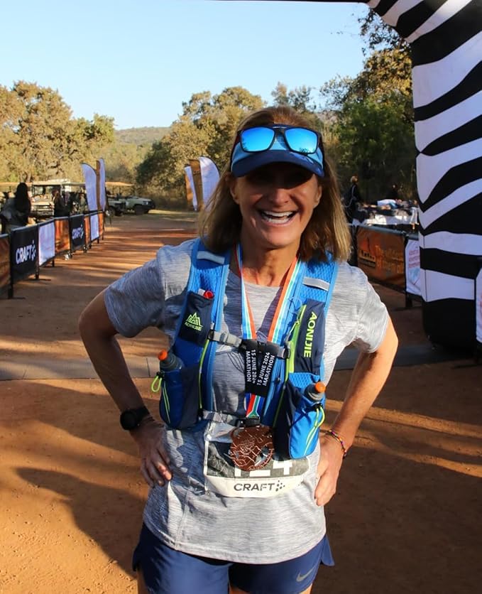 TRIWONDER Hydration Running Vest Backpack, Lightweight Water Pack for Men Women Hydration Backpack for Trail Race, Hiking, Cycling, Climbing, Camping, Jogging, Marathon