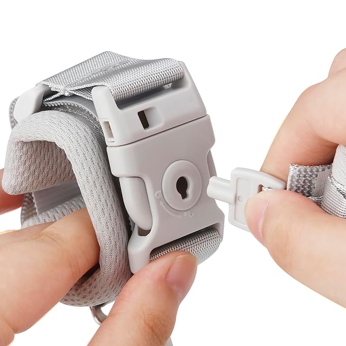 PandaEar Anti Lost Wrist Link, Toddler Harness Walking Leash Safety Child Wristband Leashes for Babies Kids (Grey)