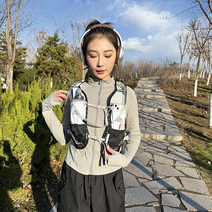 TRIWONDER Hydration Running Vest Lightweight Water Backpack Pack for Men Women Hydration Water Pack for Cycling, Running, Hiking, Biking