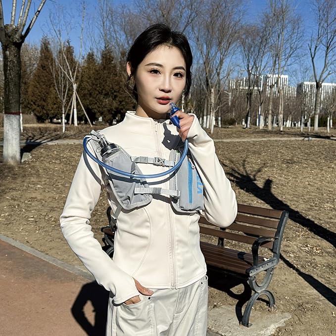 TRIWONDER Hydration Running Vest Lightweight Water Backpack Pack for Men Women Hydration Water Pack for Cycling, Running, Hiking, Biking