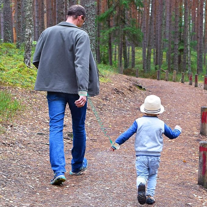 Lehoo Castle Anti Lost Wrist Link, Kid Harness with Induction Lock, Safety Wrist Leash for Toddlers, Safety Harness for Kids, Backpack Leash for Kids (Green)