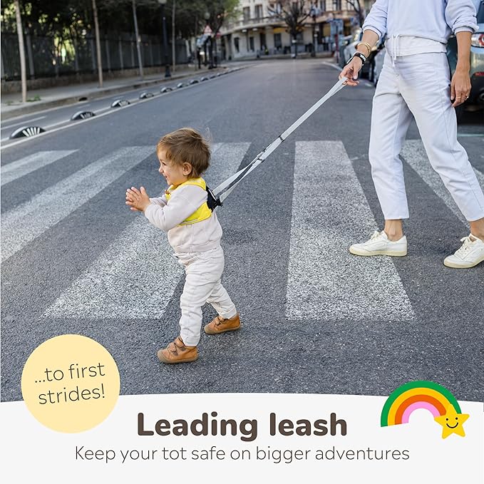 Trunki Toddler Leash - Fuss Free Toddler Walking Reins & Kids Safety Harness | Baby Leash for Kids – Leeroy Lion (Yellow)