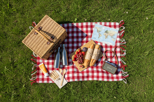 🧺🌳 Travel Picnic Essentials Checklist (2026 Guide)