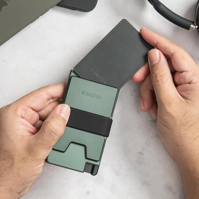 Ekster - Aluminum Cardholder Pro Wallet - All-Metal Aluminum Wallet for Men - Fits 7 Cards, RFID Blocking Layer, Ultra-Thin, Minimalist, Push Button, Card Access, Expandable, Trackable (Forest Green)