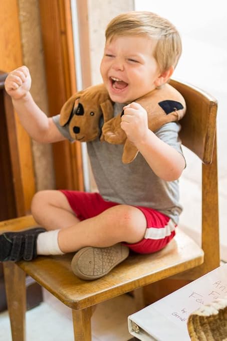 LakiKid Shoulder Wrap for Kids – Travel Pillow for Flights, Car Rides, & Adventures, Soft & Cuddly Neck Pillow Airplane for Kids Made of Polyester in an Adorable Beagle Design, Travel Fidget Toy