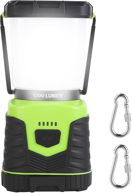 1000LM Battery Powered LED Camping Lantern, 4 Light Modes, IPX4 Waterproof, Dimmable Emergency Flashlight with Battery Indicator for Outdoor Camping, Hiking, Carabiner Clip Included