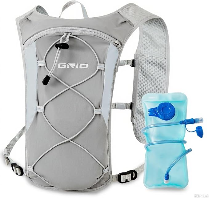 Running Vest for Women Men, Adjustable Chest Straps Running Hydration Vest with 1.5L Water Bladder, Lightweight Breathable Reflective Hydration Pack for Marathon, Trail, Hiking, Cycling