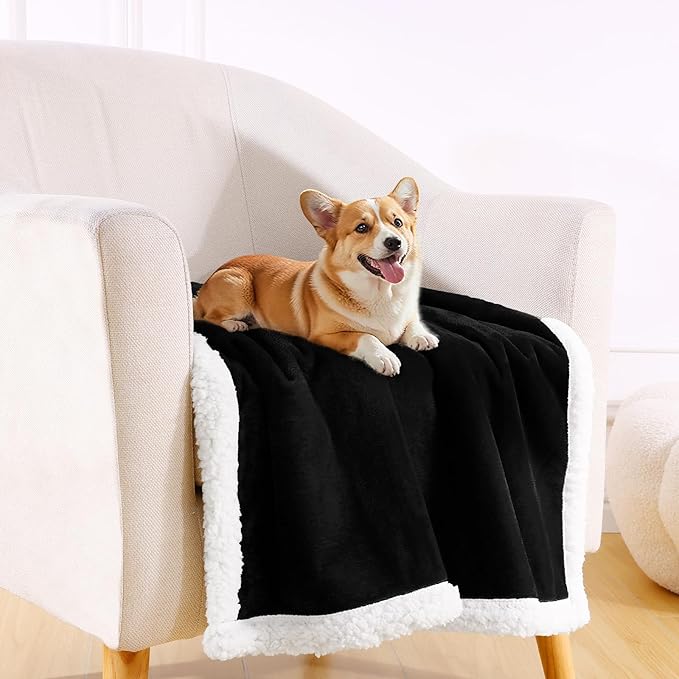 Smiry Waterproof Blanket Throw for Large Dogs Cats, Soft Reversible Dog Blanket for Sofa Couch Bed, Washable Leakproof Sherpa Fleece Furniture Couch Protector(30"x40", Black/White)