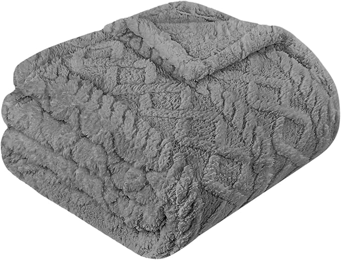 MACEVIA Fluffy Fleece Dog Blankets, Warm Soft Fuzzy Pets Blanket for Puppy, Small, Medium, Large Dogs and Cats, Plush Pet Throws for Bed, Couch, Sofa, Travel (24x29 Inch,Charcoal Gray)