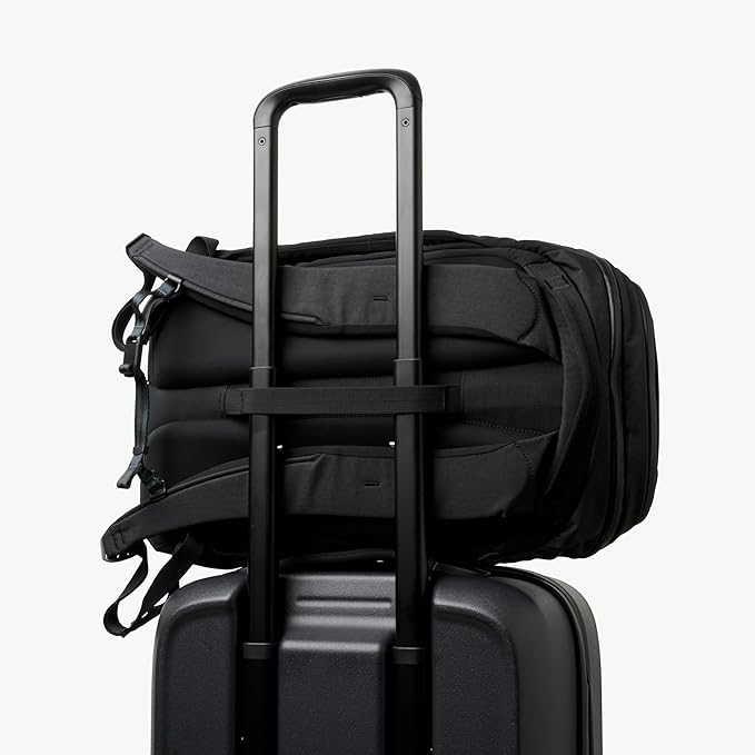 Bellroy Venture Ready Pack (20 liter backpack with laptop sleeve, for travel, commuting and urban adventuring) - Black