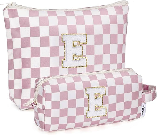 Narwey 2 Piece Personalized Initial Makeup Bag Checkered Cosmetic Bags, 6 8 10 11 12 13 14 16 18 Years Old Teen Girl Gifts Trendy Stuff Birthday Gifts for Women, Travel Toiletry Bag (Pink Letter E)