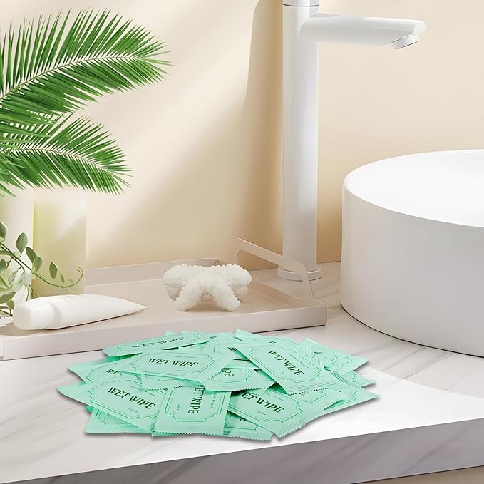 300 Pack Wet Wipes Individually Wrapped, Aloe Vera Hand Wipes, Wet Wipe Bulk Individual Hand Wipe,Travel Size Wipes Quick Hands Cleaning for Travel Wedding Restaurant Barbecue(Green)