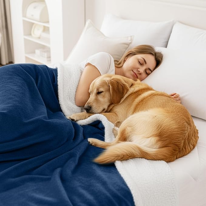 Smiry Waterproof Blanket Throw for Large Dogs Cats, Soft Reversible Dog Blanket for Sofa Couch Bed, Washable Leakproof Sherpa Fleece Furniture Couch Protector(30"x40", Navy/White)