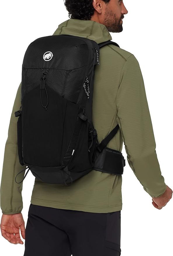 Mammut Ducan 22 – Unisex Outdoor Backpack for Hiking, Running, and Everyday Adventures, Black, 22L