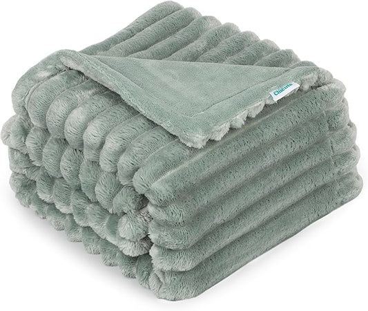 Waterproof Dog Blanket, Soft Fleece Blanket for Couch Protector, Reversible Pet Blankets Furniture Protector Cover for Small Medium Large Dogs Cats (Green, 25"x35")