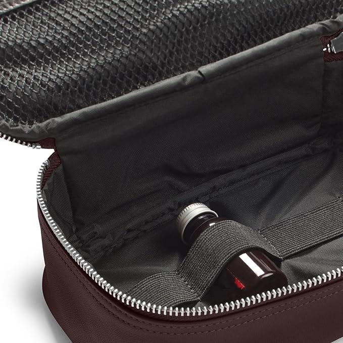 Leatherology Brown Medium Travel Organizer - Zipped mesh storage pocket, elastic loops for organization, metal zipper with leather pull