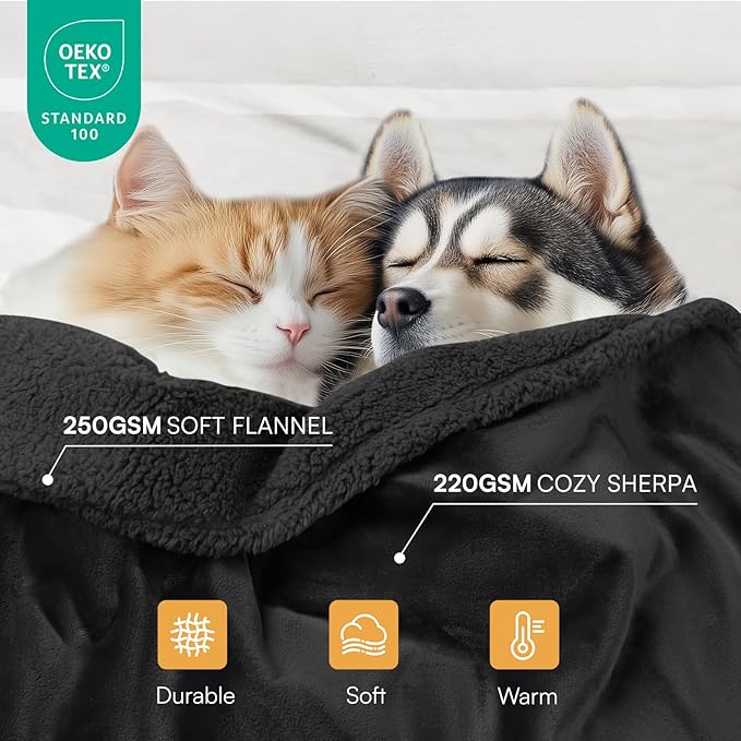 Waterproof Pet Blanket, Liquid Pee Proof Dog Blanket for Sofa Bed Couch, Reversible Sherpa Fleece Furniture Protector Cover for Small Medium Large Dogs Cats, Black Small（40" x 28"）