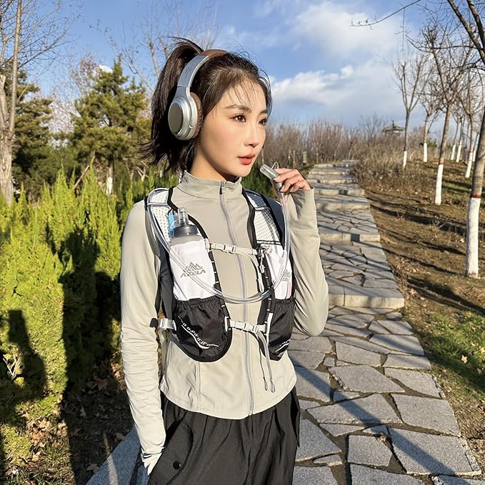 TRIWONDER Hydration Running Vest Lightweight Water Backpack Pack for Men Women Hydration Water Pack for Cycling, Running, Hiking, Biking