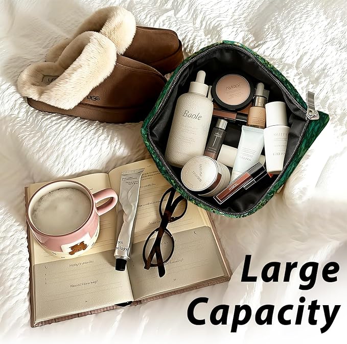 Cute Cat Makeup Bag, Kitty Cosmetic Zipper Travel Toiletry Bag for Traveling Women, Cute Black Cat Gifts for Women & Teen Girls, Cats Gifts Lovers