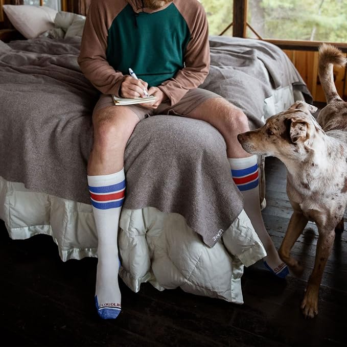 CloudLine - Merino Wool Graduated Compression Socks for Men and Women - Ultralight, Moisture Wicking, Made in USA - 1 Pair