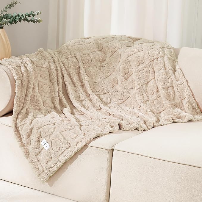Luciphia 1 Pack 2 Small Dog Blanket Washable Pet Bed Cover Soft Fluffy Puppy Blanket with Premium Fleece 300GSM Cozy Calming Cat Blankets for Indoor Cats Beige 41x31 inch
