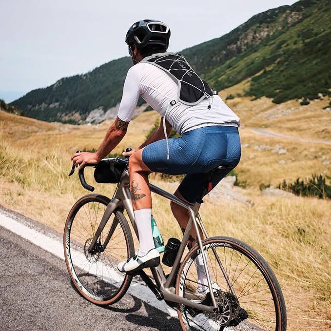 Hydro Pack Running Vest for Men Women, Hydration Backpack with 2L Water Badder, Lightweight Water Vest