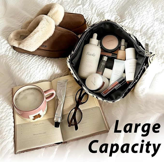 Funny Cat Makeup Bag for Women & Teen Girls, It's Fine I'm Fine Everything Fine Travel Pouches for Toiletries, Kitty Cosmetic Zipper Travel Toiletry Bag, Cute Black Cat Gifts for Cats Gifts Lovers