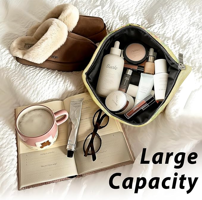 Cute Cat Flower Small Makeup Bag for Women, Kitty Cosmetic Zipper Travel Toiletry Bag for Daughters, Friends, Cats Girl & Women. Ideal Gifts For Travel, Birthdays, Graduation & Christmas.