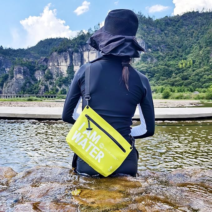 IPX7 Waterproof Dry Bag 2.5L Floating PVC Dry Sack with Waterproof Zipper Shoulder Strap for Kayaking Swimming Beach Travel Boating Camping Hiking Canoeing Paddleboarding Water Sports (white)